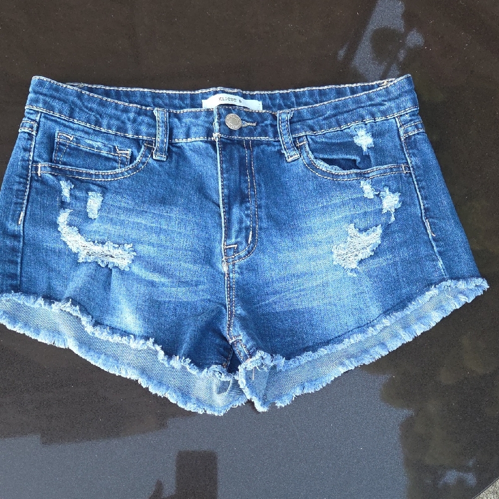 KLIQUE B. JEANS, Women's Frayed Hem Jean Shorts - Blue